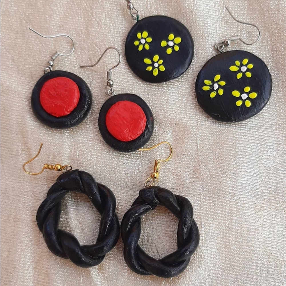 Handmade clay earrings($15for each pair)
